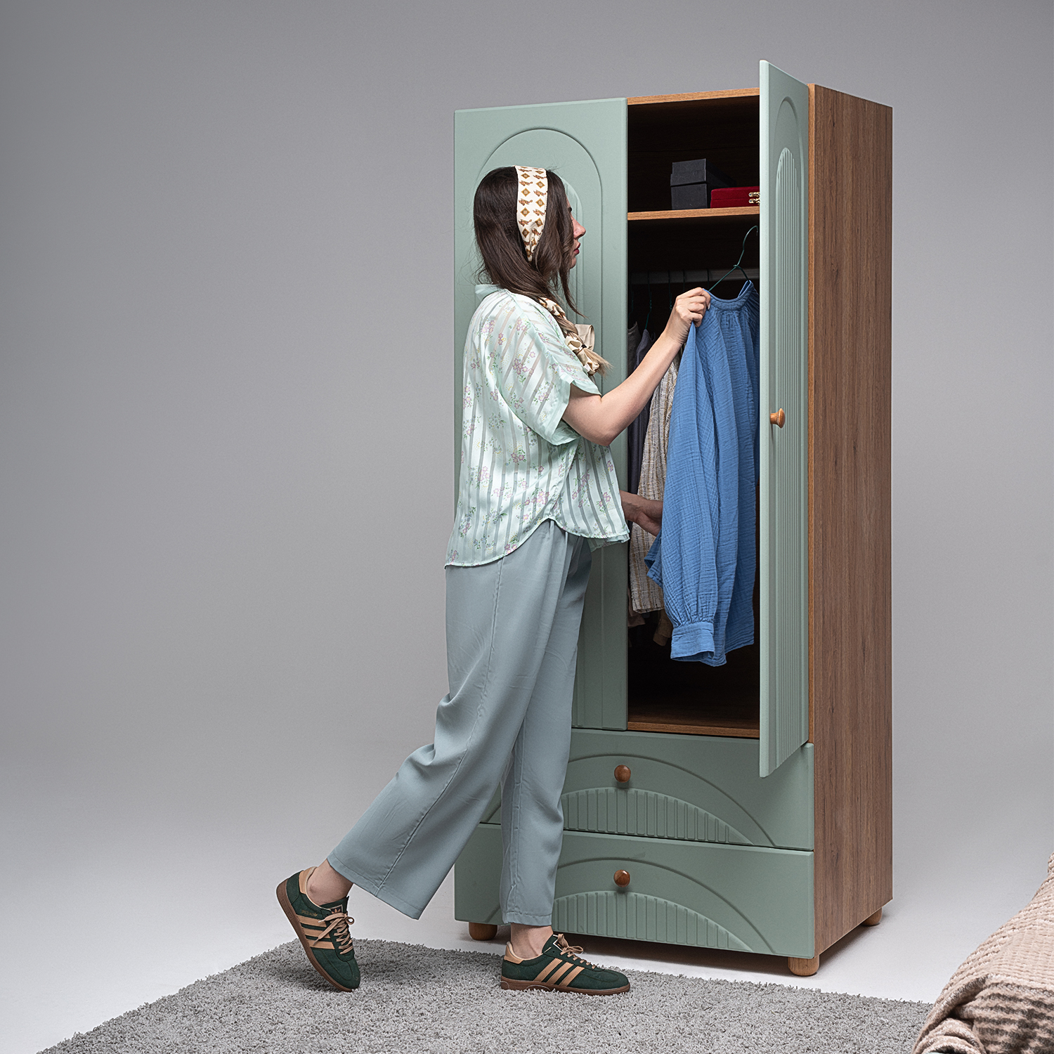 Hedika - Teen Bedroom Set